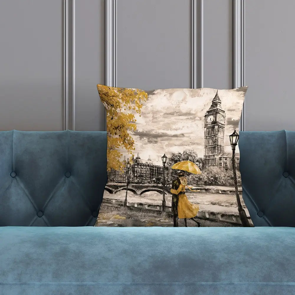 London View Cushion London View Cushion wall art product lisima / Shutterstock