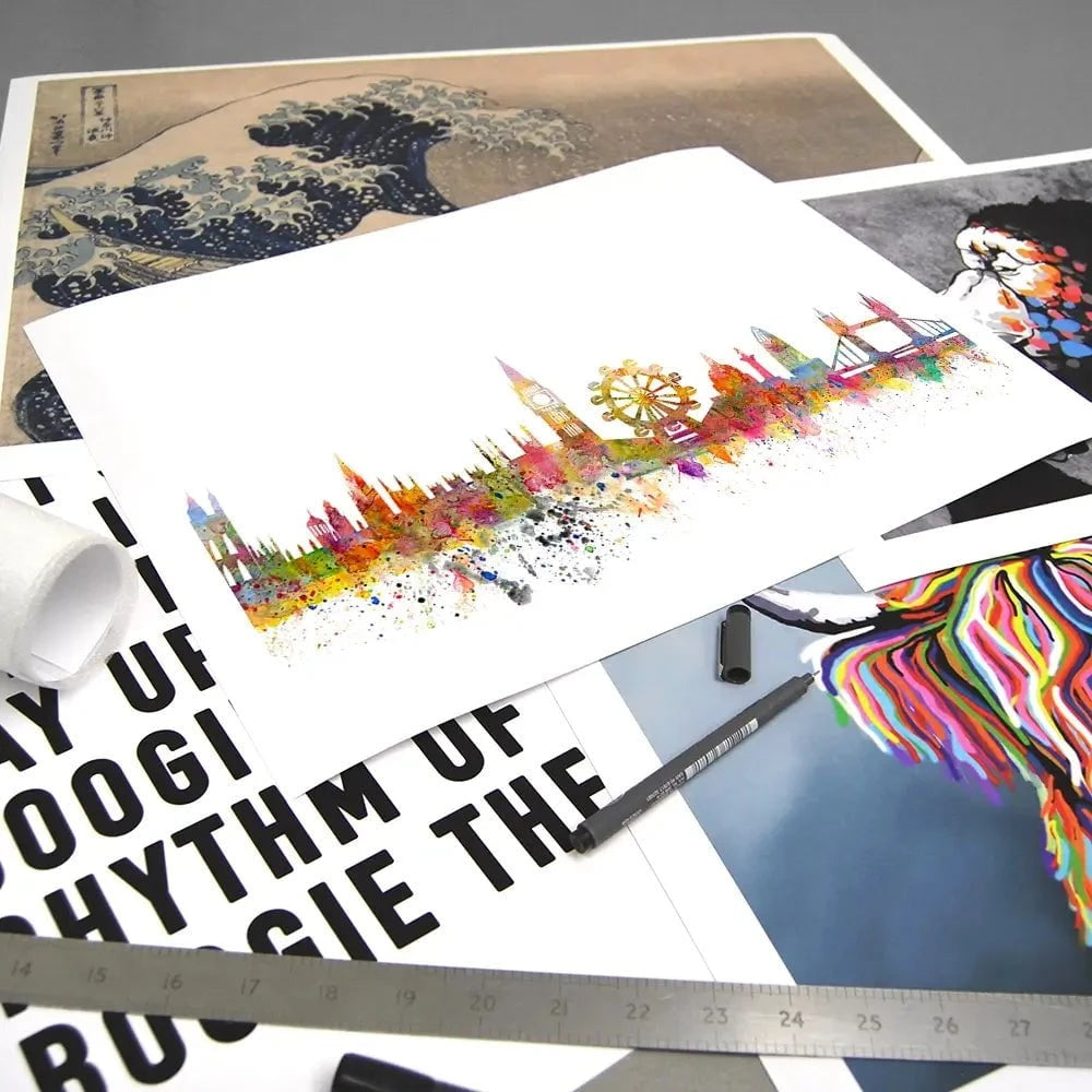 Pretty London Skyline Art Print Pretty London Skyline Art Print wall art product siloto / Shutterstock